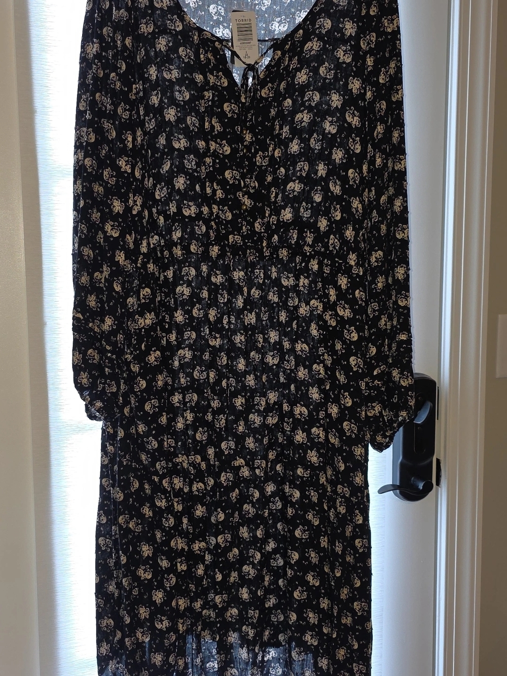 torrid Black Long Sleeve Floral Tie-Neck Shirred Dress